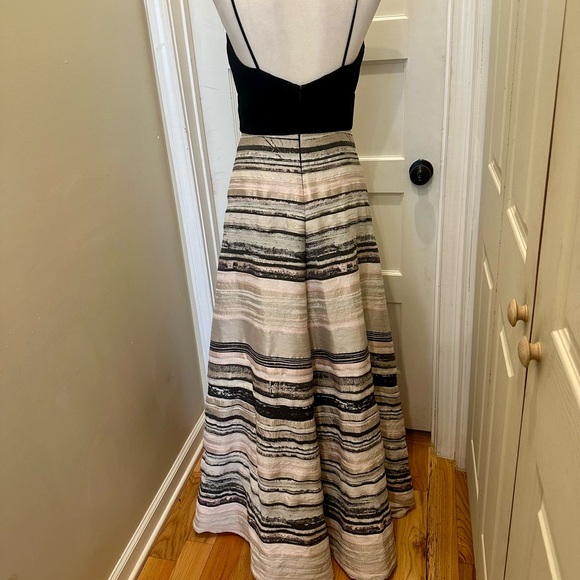 Badgley Mischka Metallic Miramare Gown Full Length Lined Size 4 - Picture 8 of 10